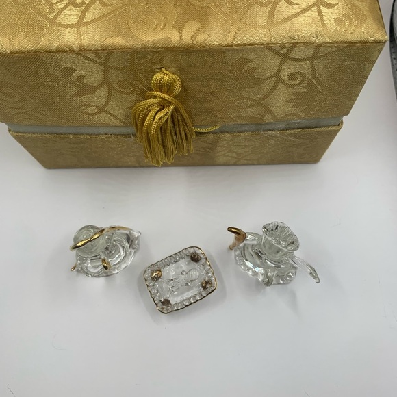 Messengers...Set of Mary, Joseph and baby Jesus. Glass with gold trim. - Picture 8 of 12